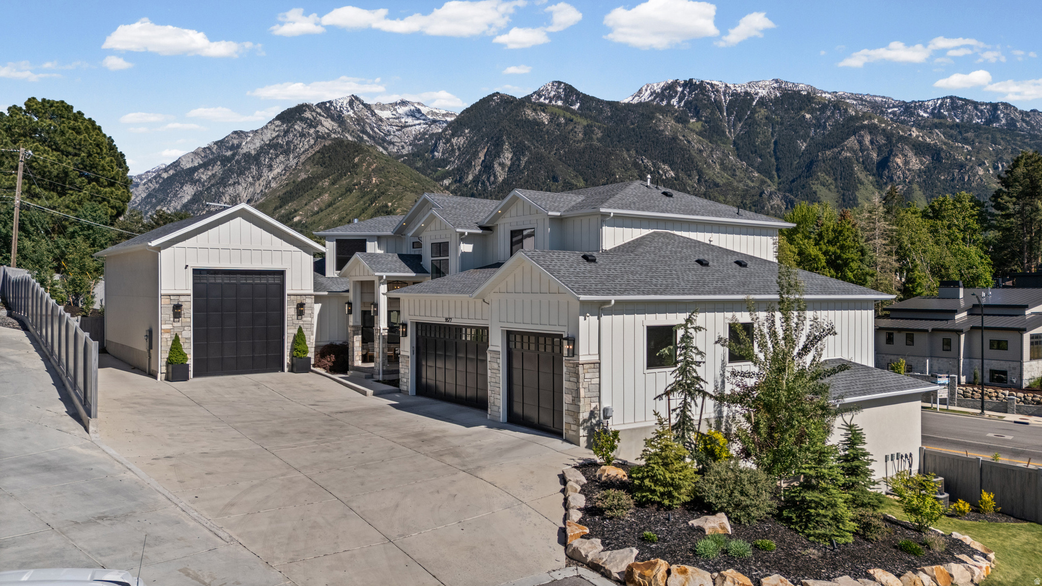 9577 S HIDDEN PINE LN, Sandy, UT 84092 — photo 1