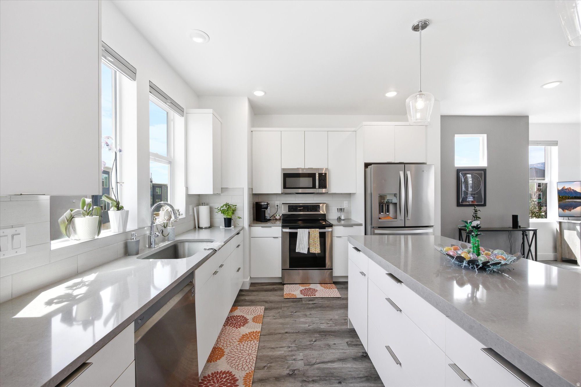 6382 W BIRCH RUN RD #330, South Jordan, UT 84009 — photo 1
