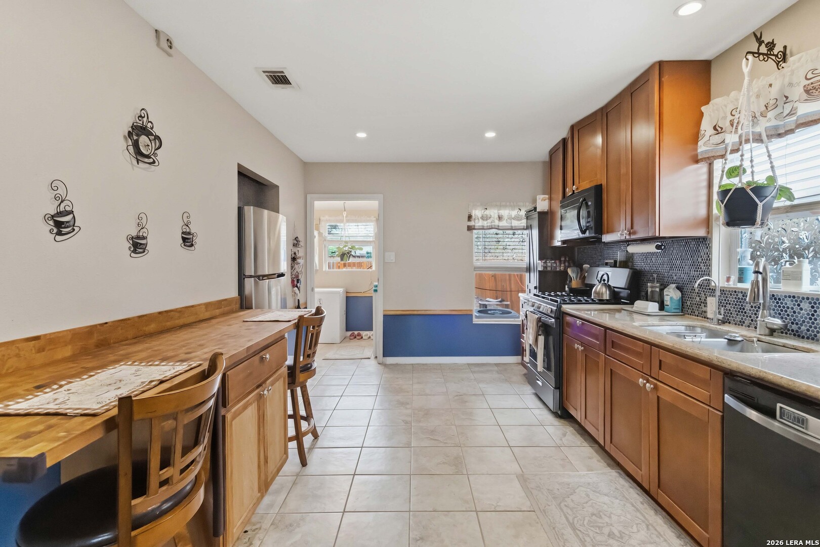 114 SMALLWOOD DR, ,  78210 — photo 1