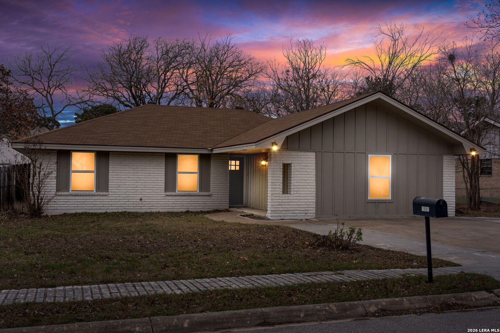 2311 Trails End, ,  78028 — photo 1