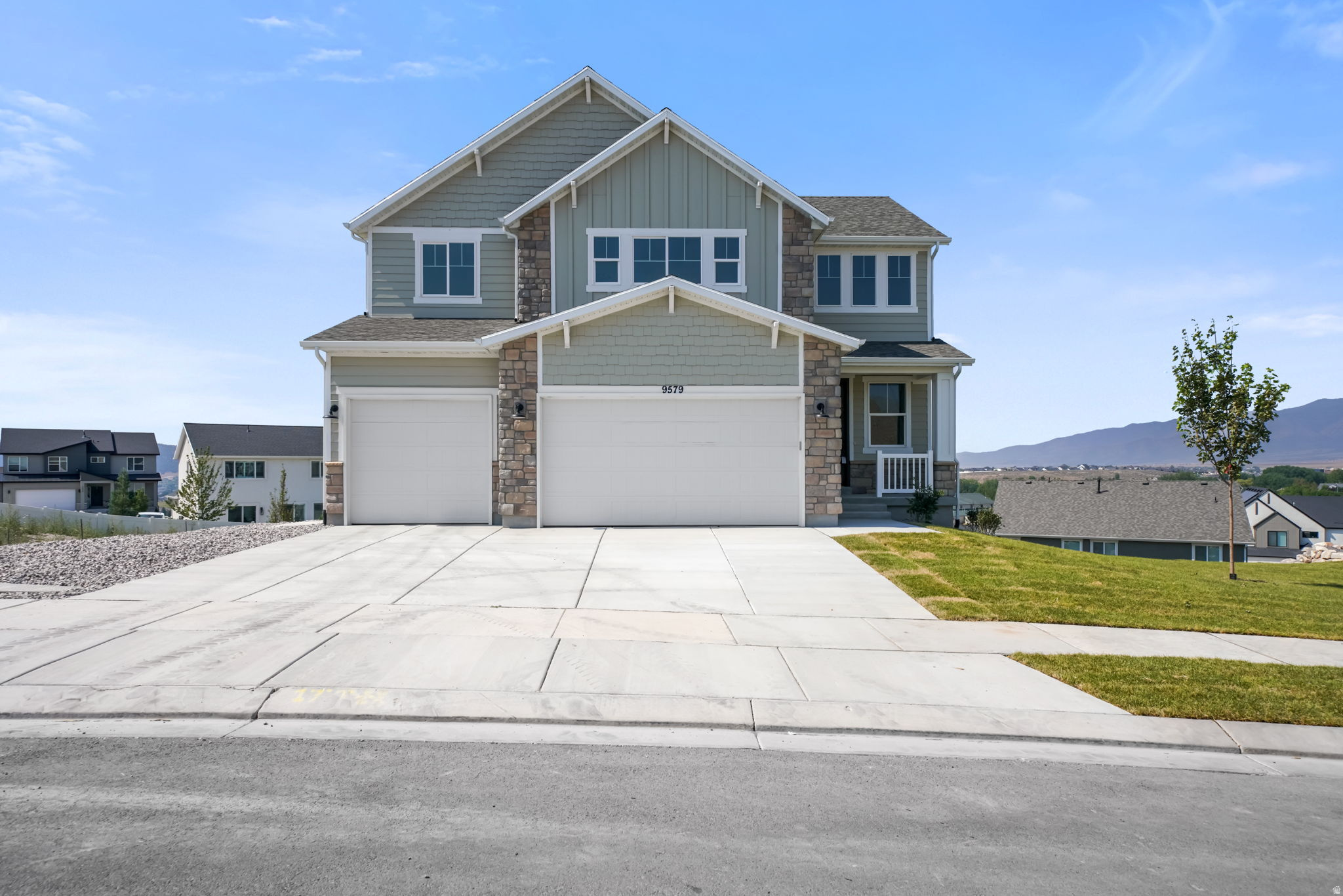 9579 N BLUEBELL DR, Eagle Mountain, UT 84005 — photo 1
