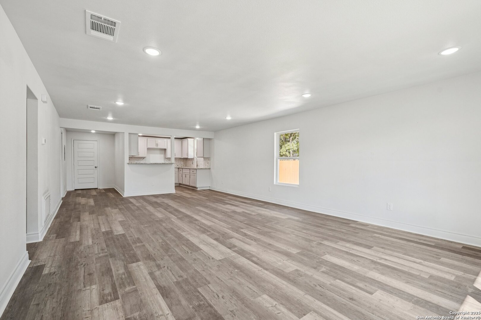943 San Eduardo, ,  78237 — photo 1