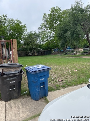 518 STERLING ST, San Antonio, TX 78220 — photo 1