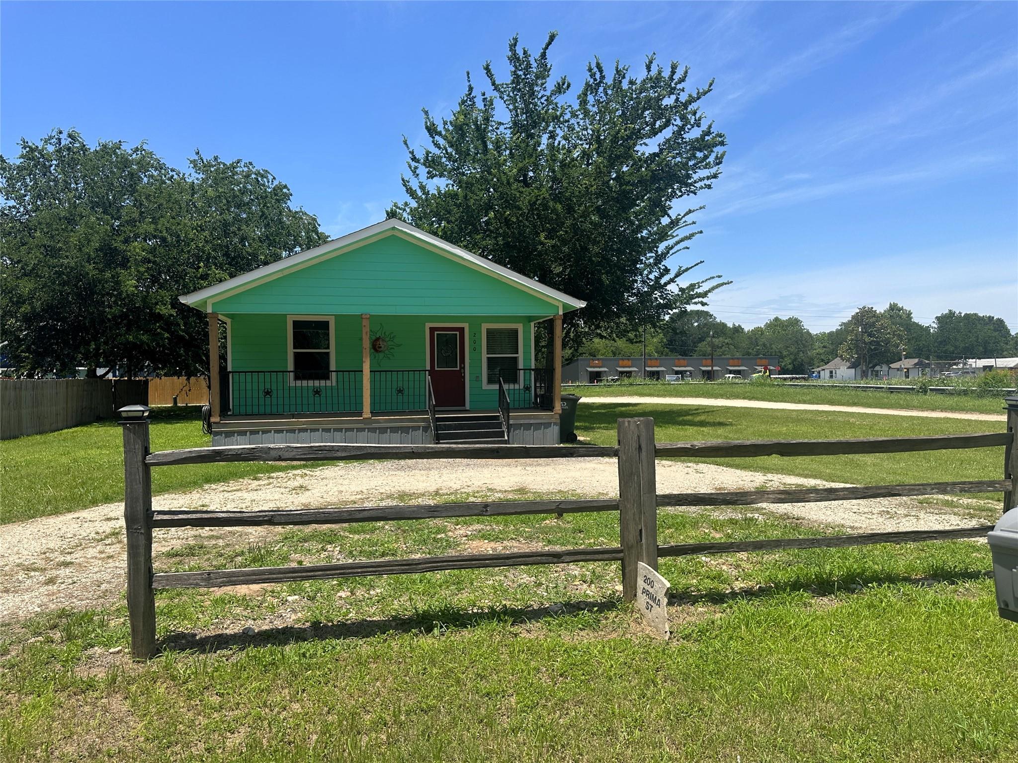 200 Prima, Smithville, TX 78957 — photo 1