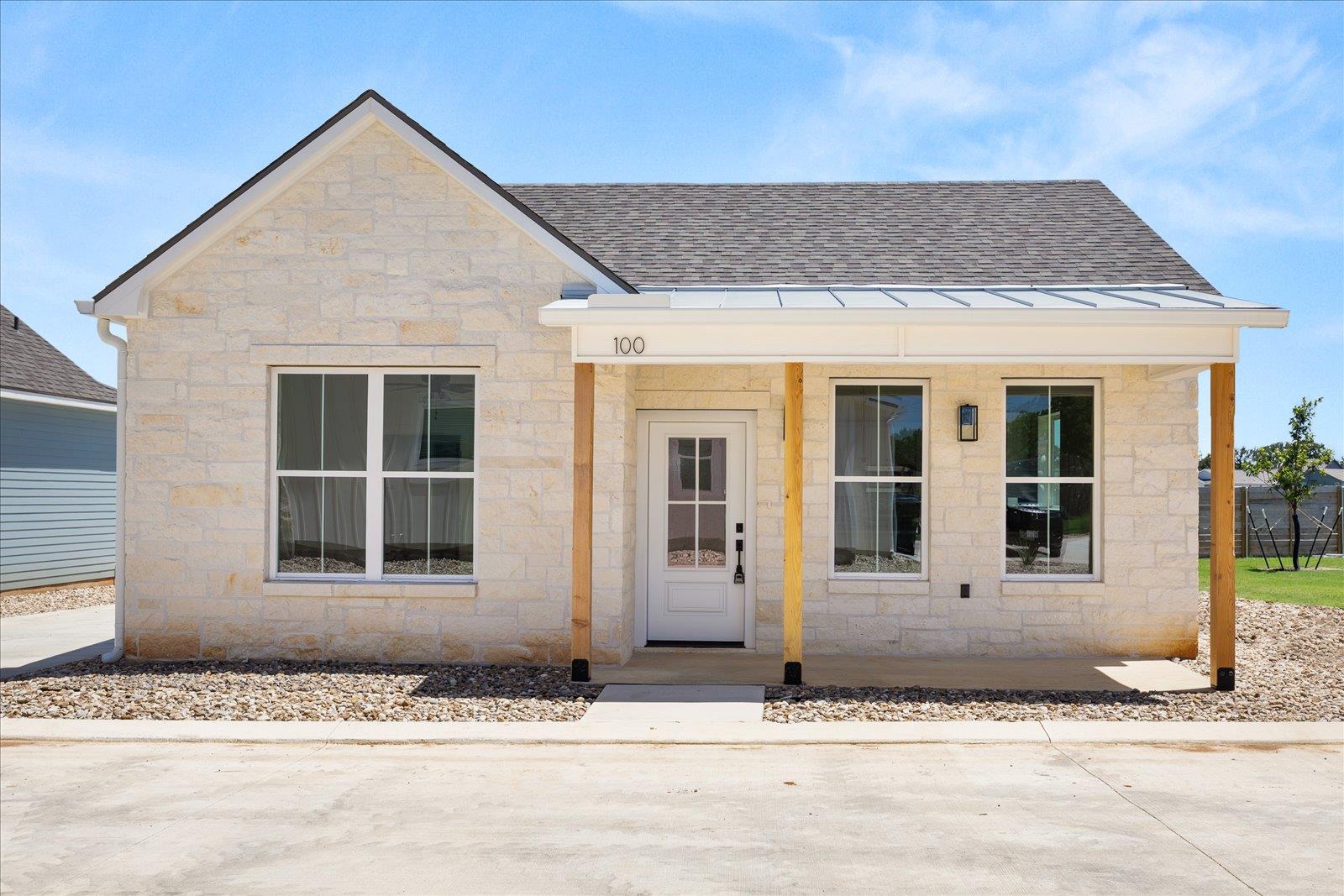 802 Creek, Fredericksburg, TX 78624 — photo 1