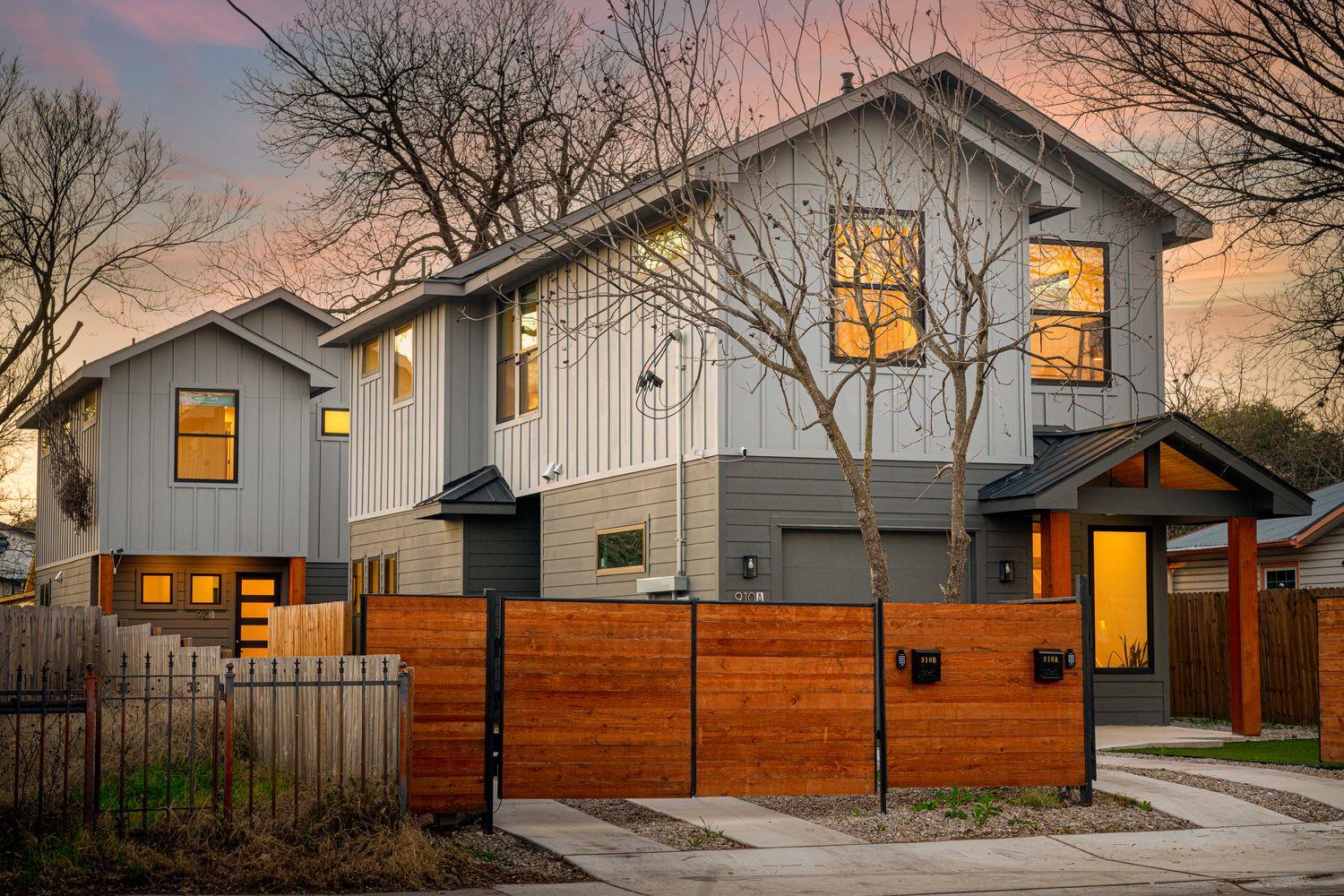 910 Tillery, Austin, TX 78702 — photo 1