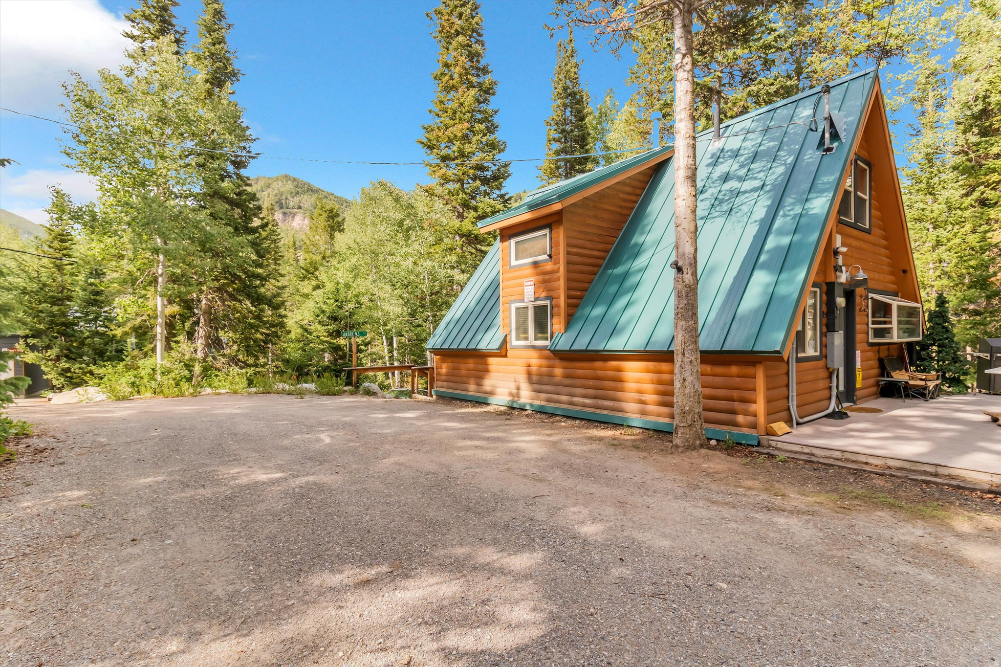 11320 E ASPEN BEND LN, Brighton, UT 84121 — photo 1