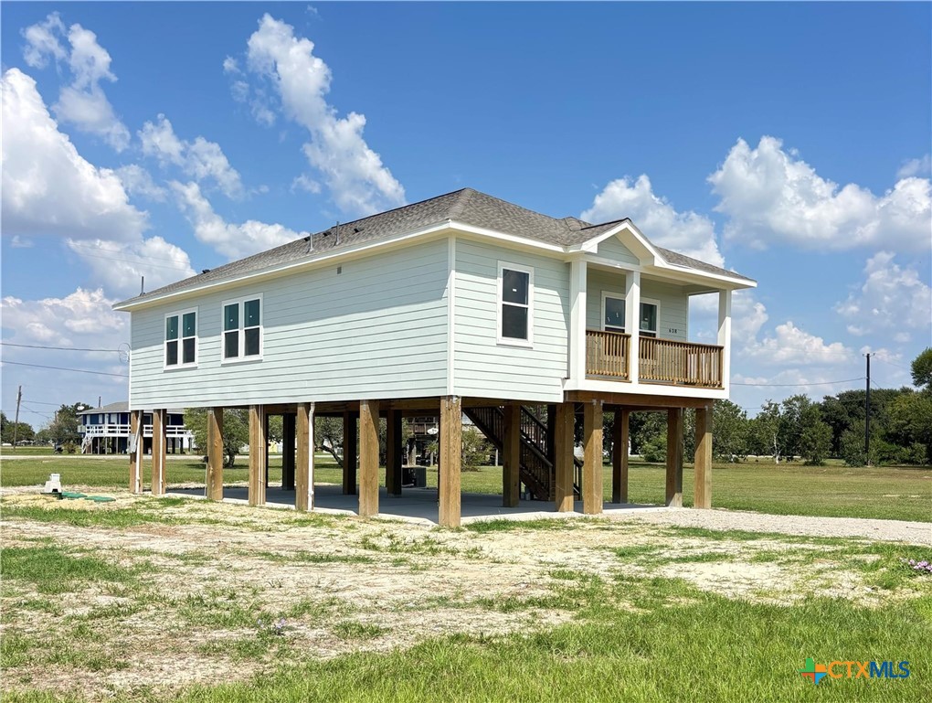 638 Swallow, Palacios, TX 77465 — photo 1