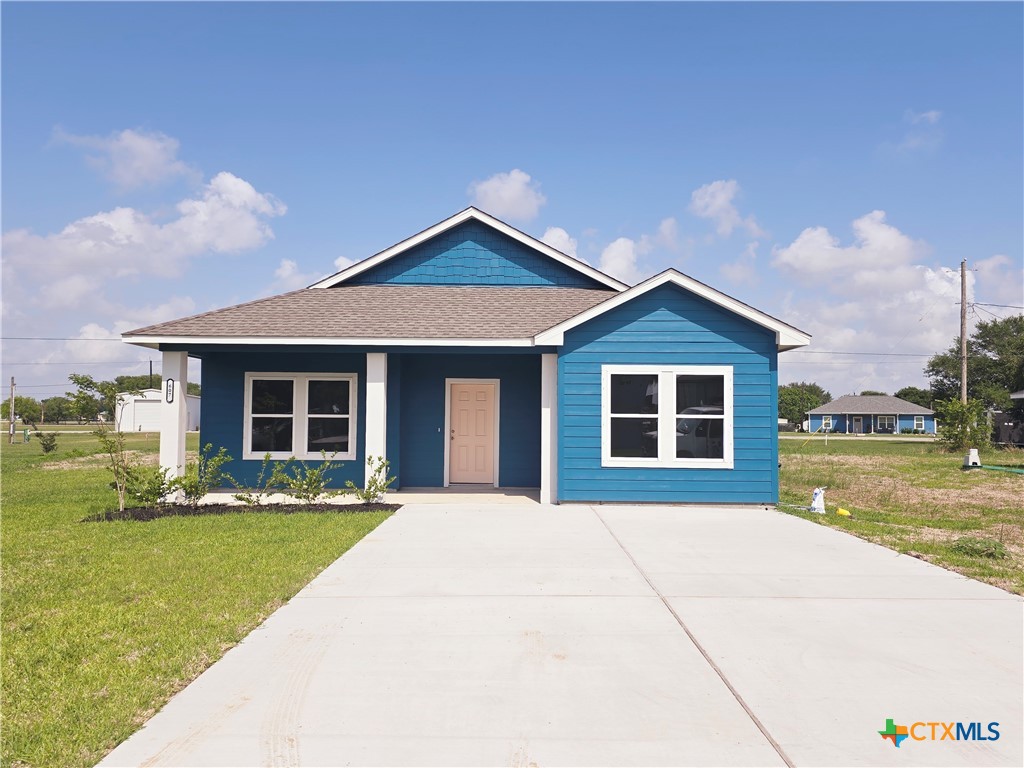 607 W Bayshore Drive, Palacios, TX 77465 — photo 1