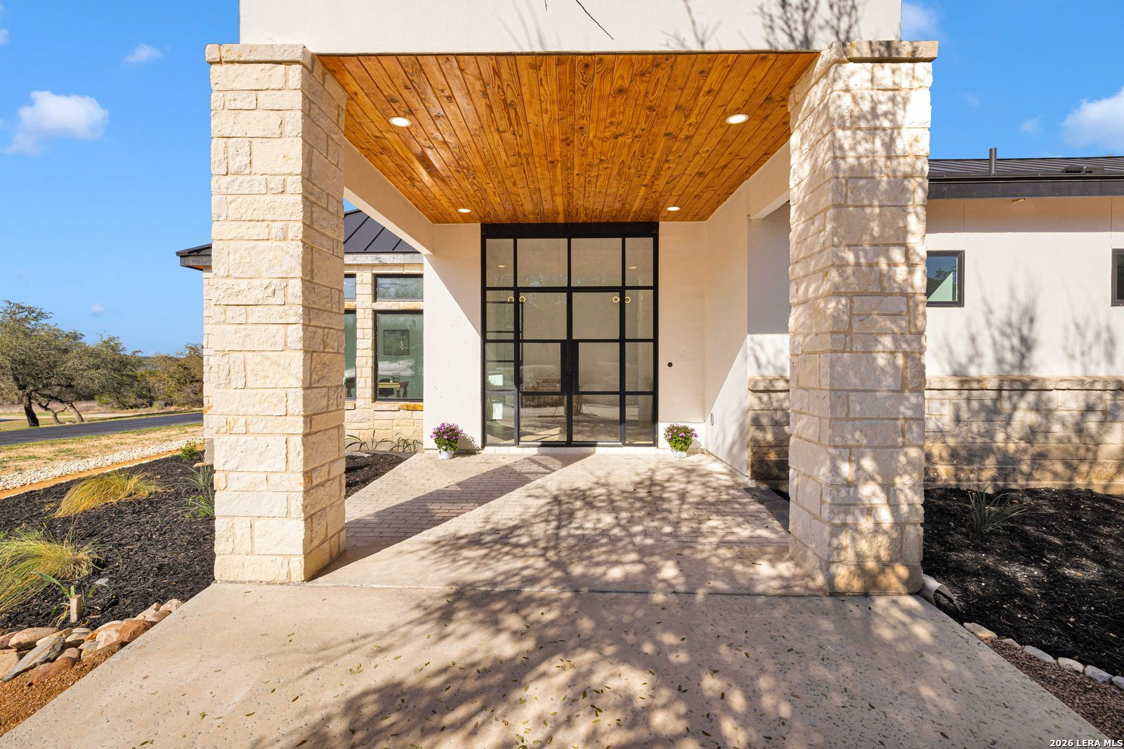 109 Upper River Place, ,  78070 — photo 1