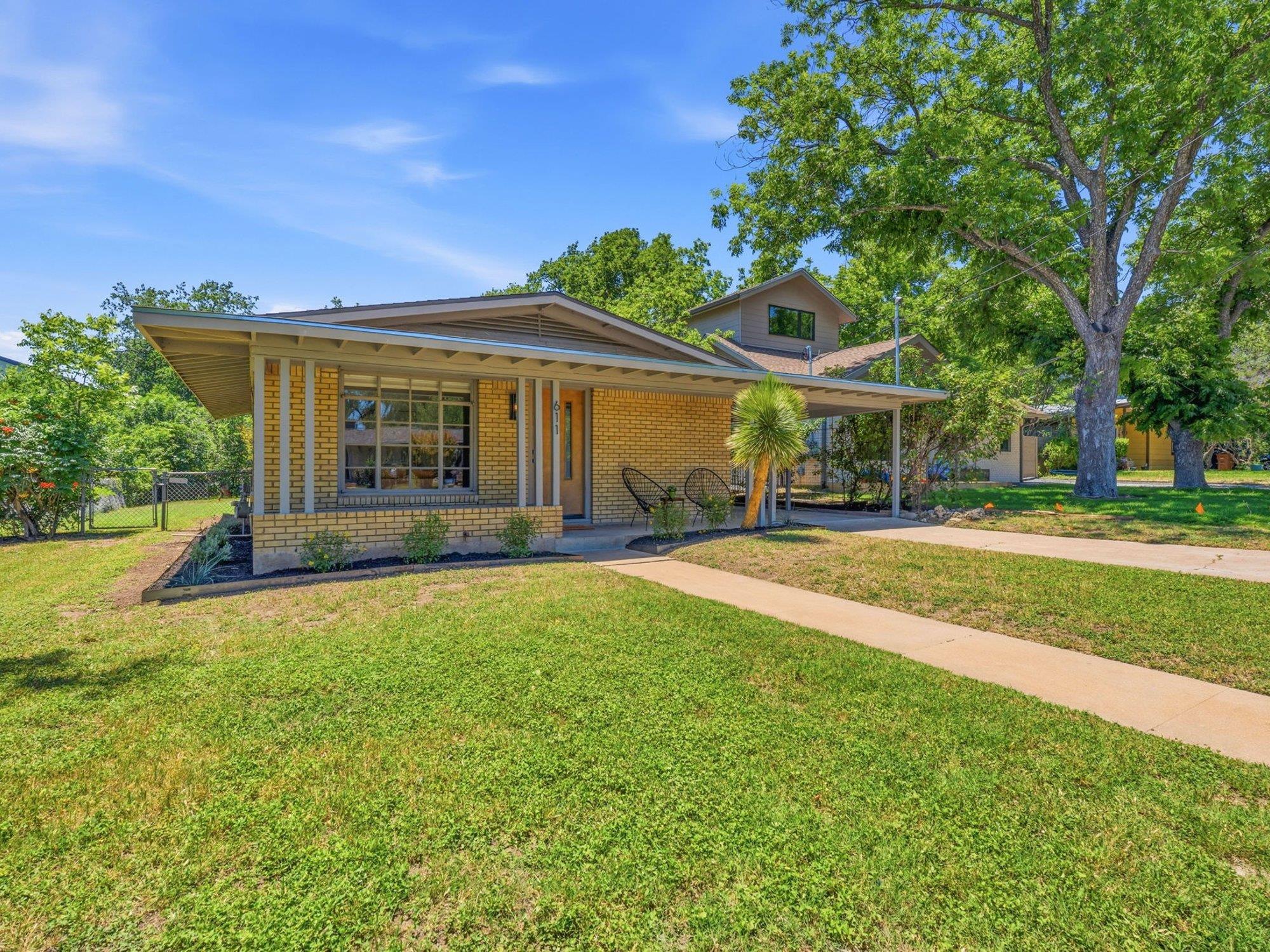 611 Wilmes, Austin, TX 78752 — photo 1