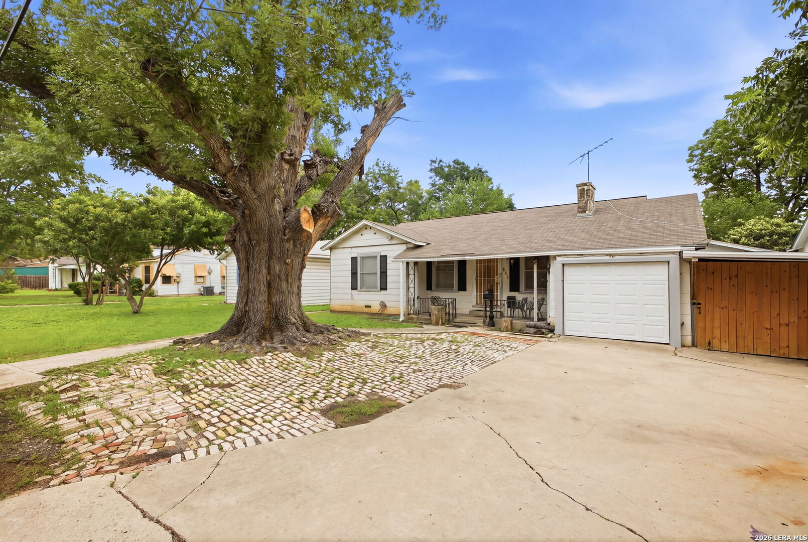 618 FROST ST, San Antonio, TX 78201 — photo 1