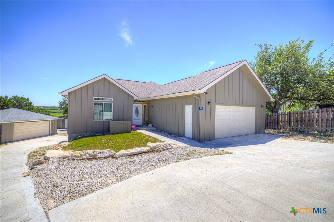 305 Lake Crest Drive, Spring Branch, TX 78070 — photo 1