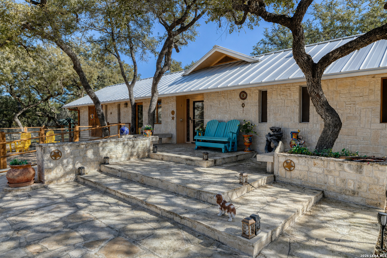 93 Saddle Mountain Rd, Leakey, TX 78873 — photo 1
