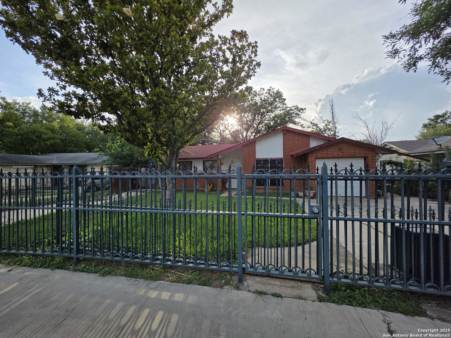 2103 Chesterhill, San Antonio, TX 78228 — photo 1