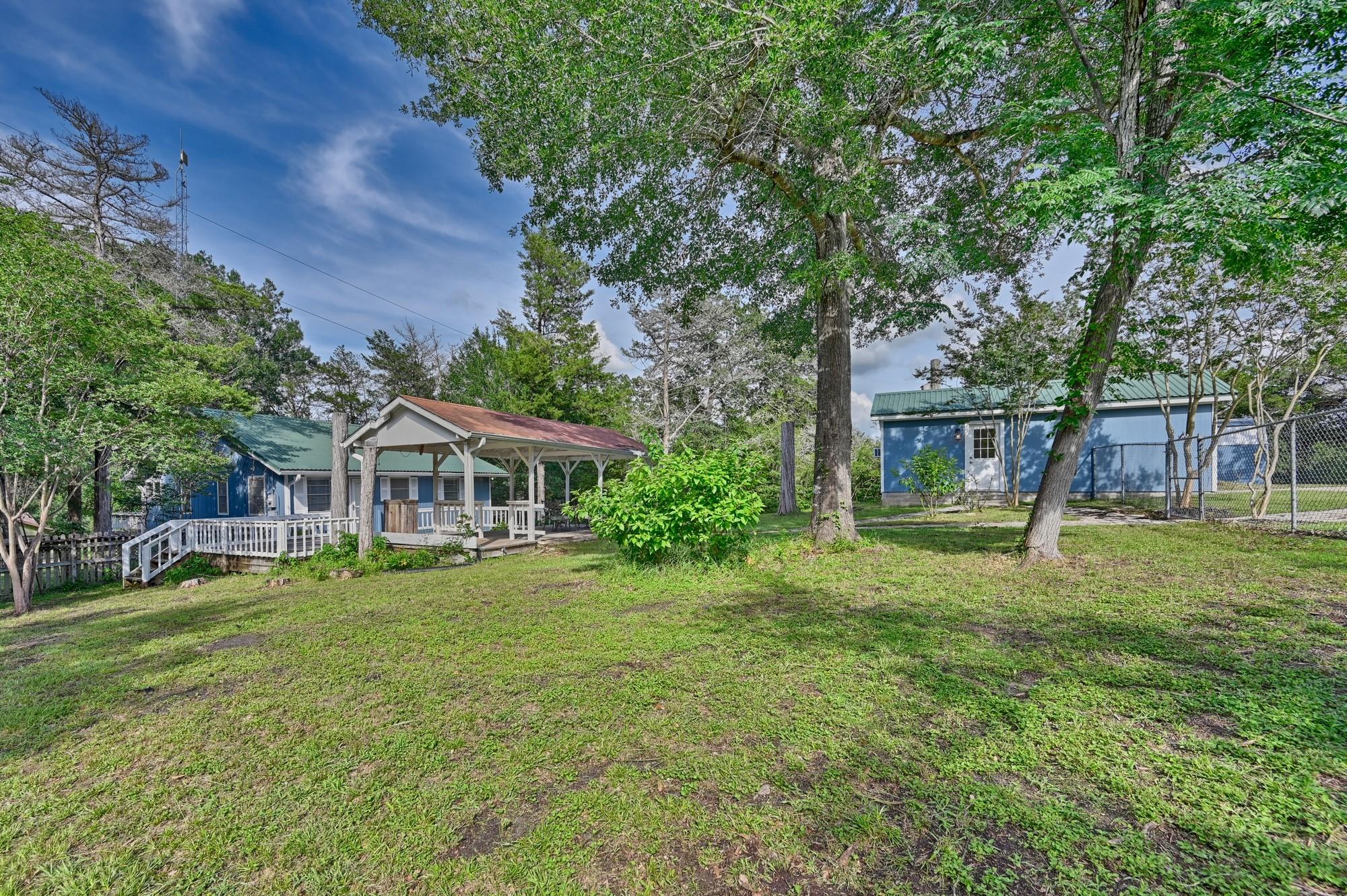 9481  Lake Forest Cir, Brenham, TX 77833 — photo 1