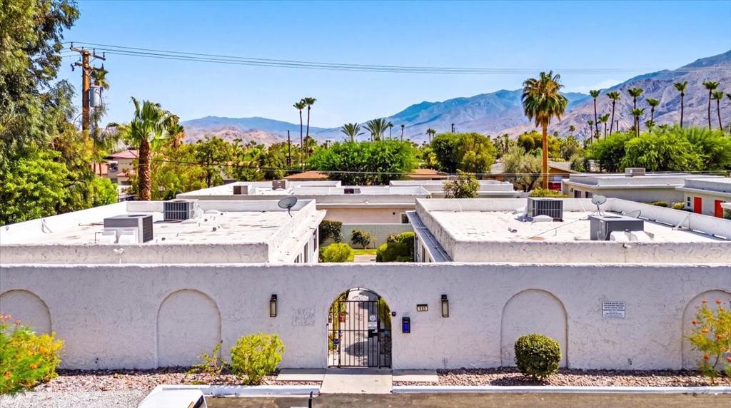 835 E Vista Chino 4, Palm Springs, CA 92262 — photo 1