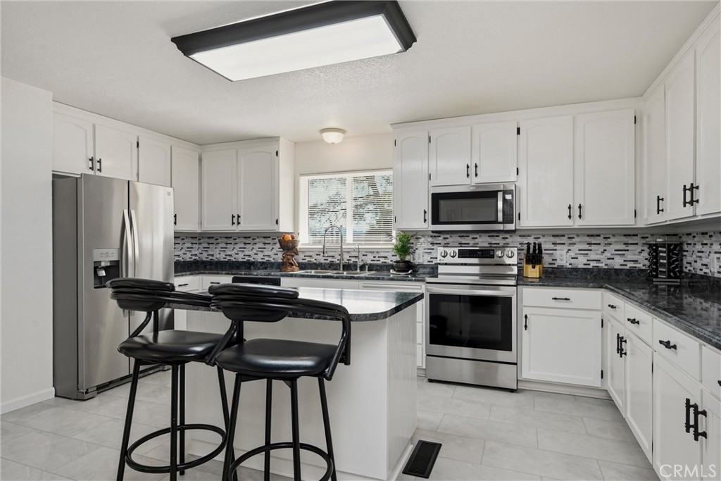 18685 Oak Grove, Hidden Valley Lake, CA 95467 — photo 1