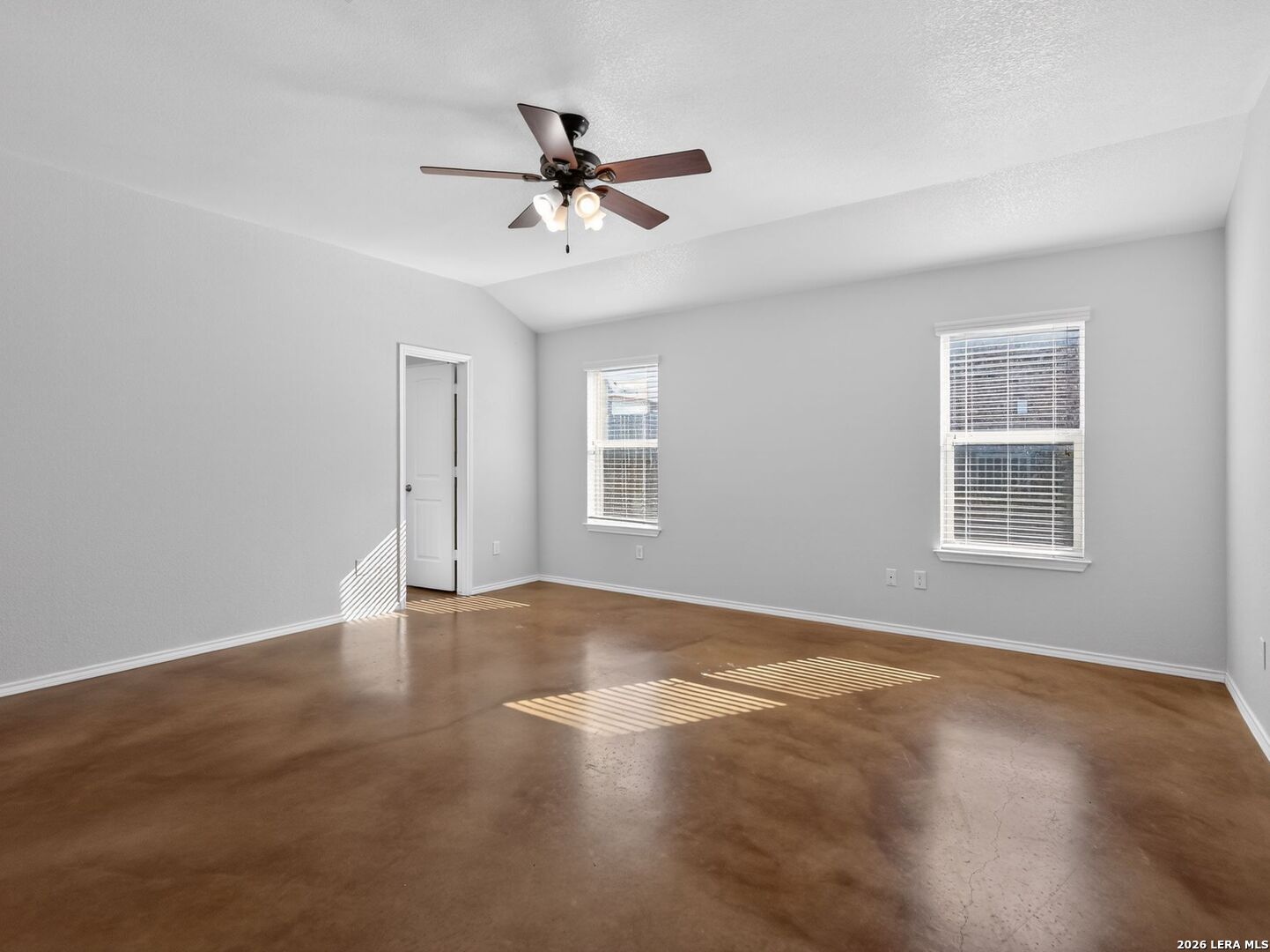 2707 hector, ,  76549 — photo 1