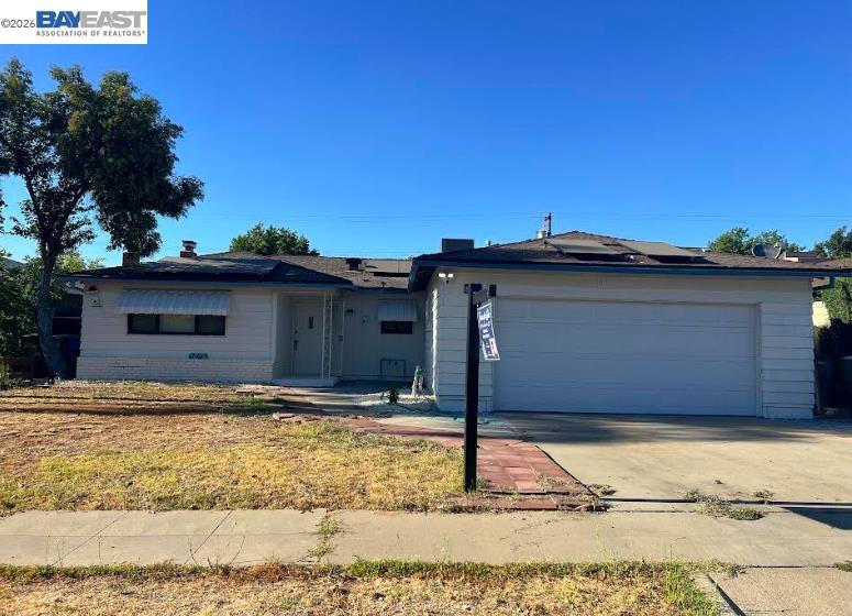 3823 E Donner Ave, Fresno, CA 93726 — photo 1