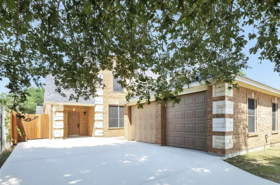 619 Comal