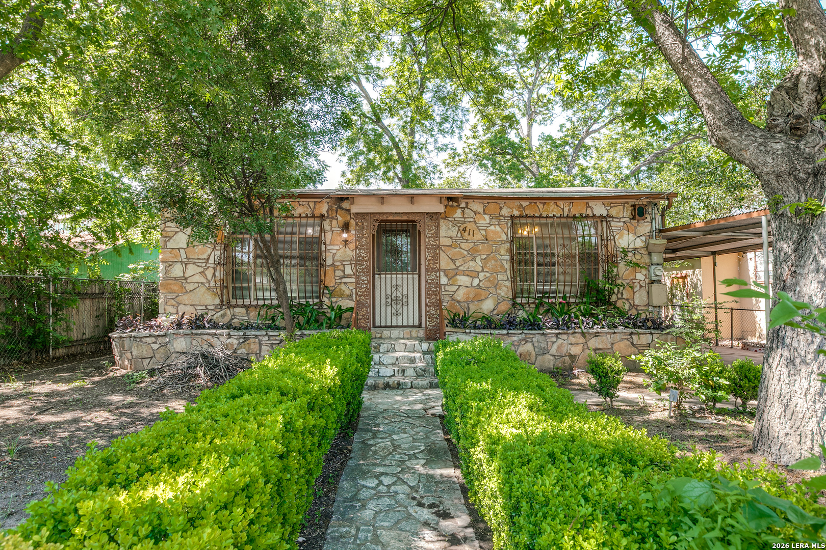 411 SCHOOL ST, San Antonio, TX 78210 — photo 1