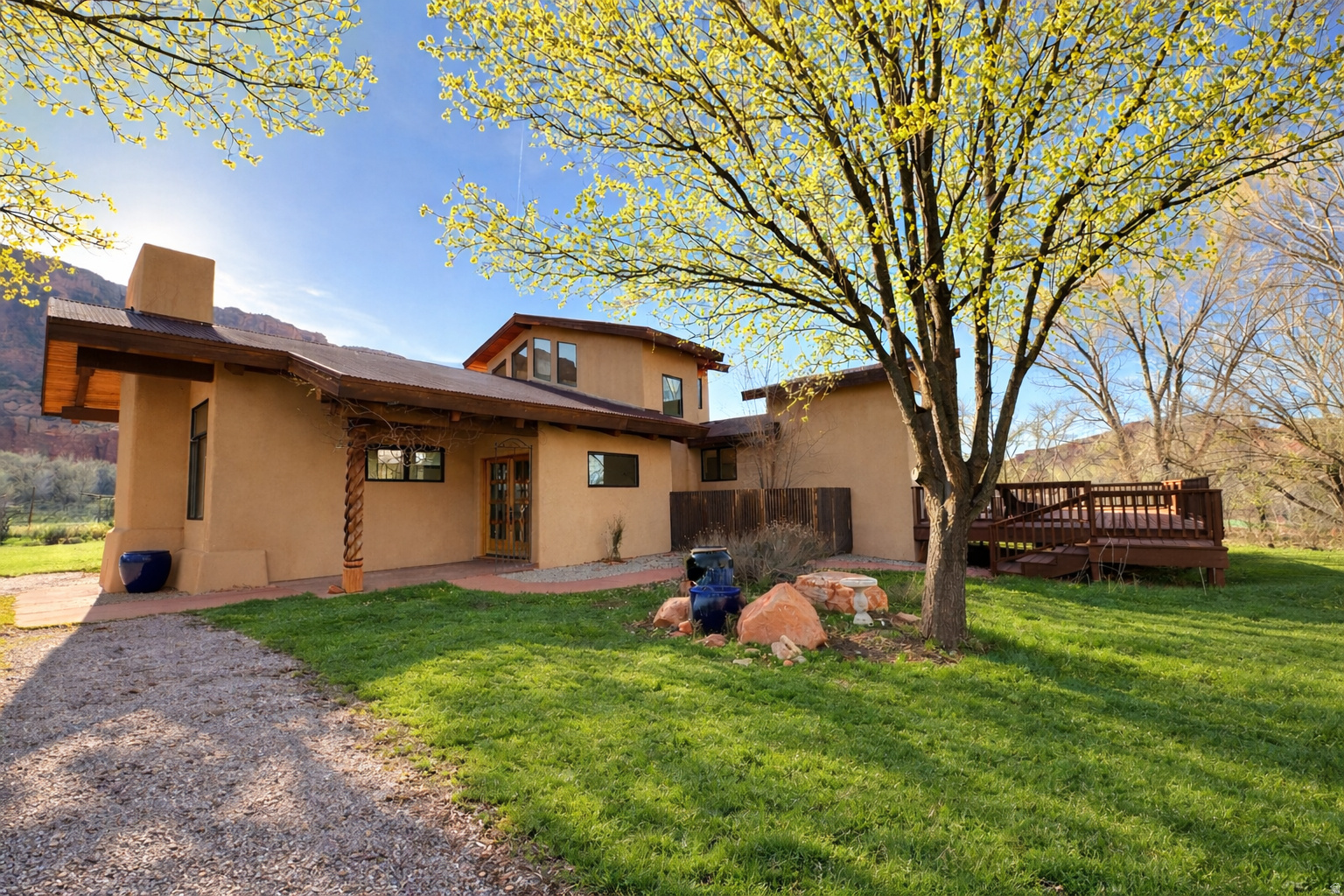 423  AMBER LN