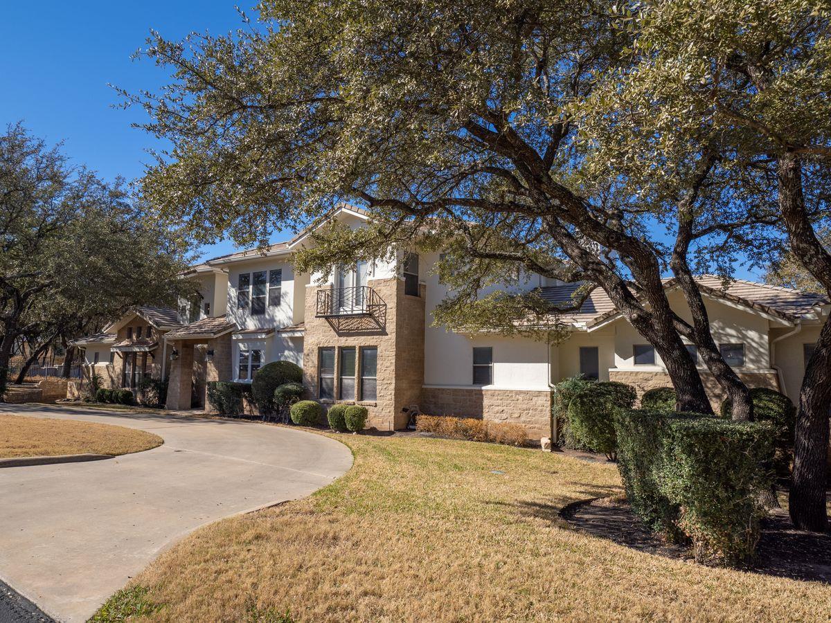 14 Autumn Oaks, The Hills, TX 78738 — photo 1
