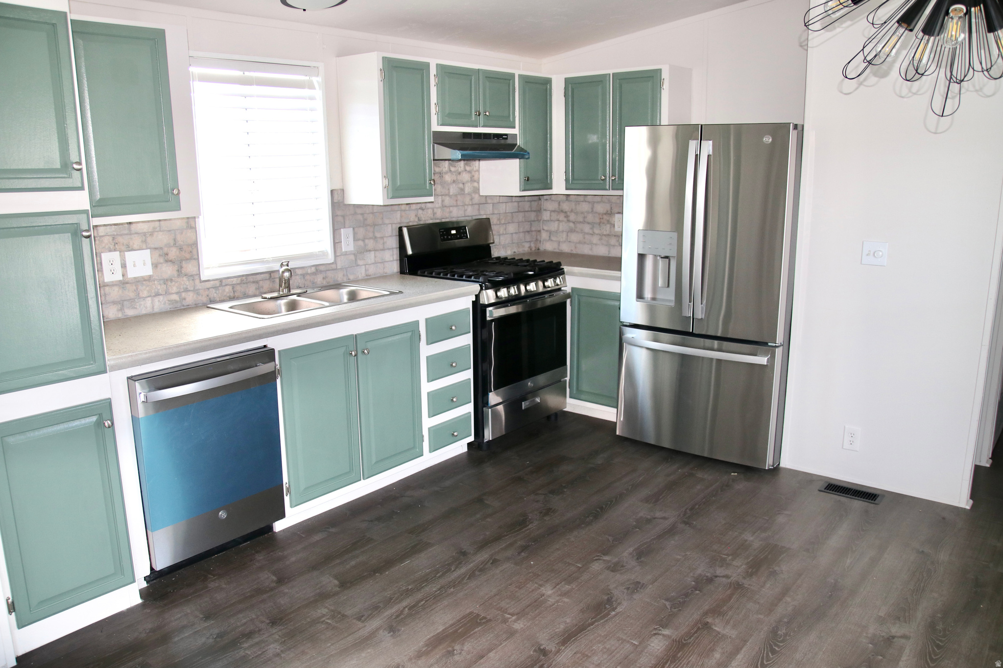 1618 N 210 E, Tooele, UT 84074 — photo 1