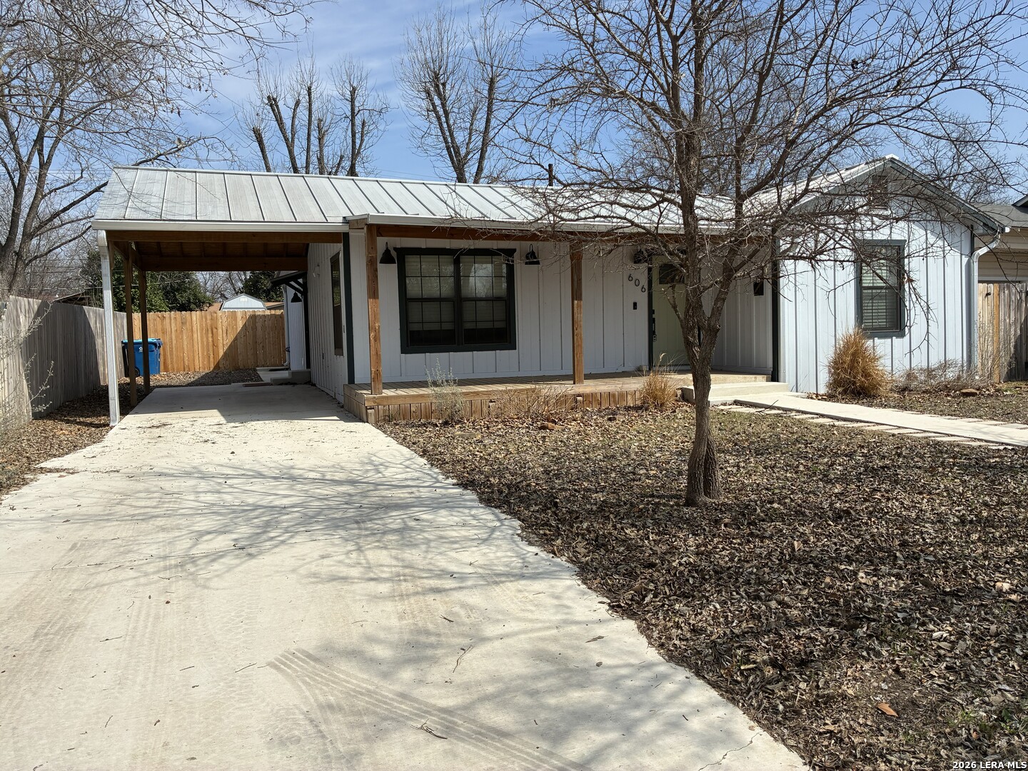 606 Harper, , 78028 — photo 1
