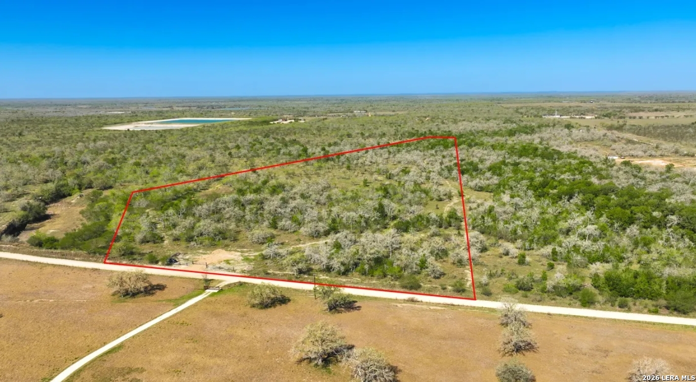 000 CR 301, Gonzales, TX 78629 — photo 1