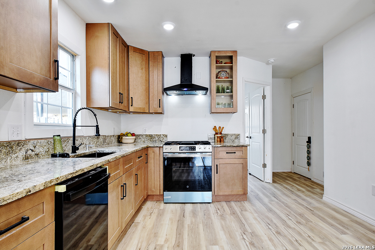 2105 Pasadena, ,  78201 — photo 1