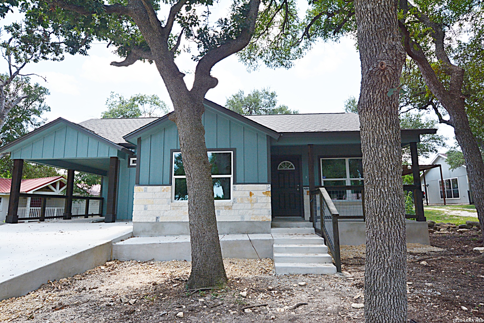 554 BURR OAK LN, Canyon Lake, TX 78133 — photo 1
