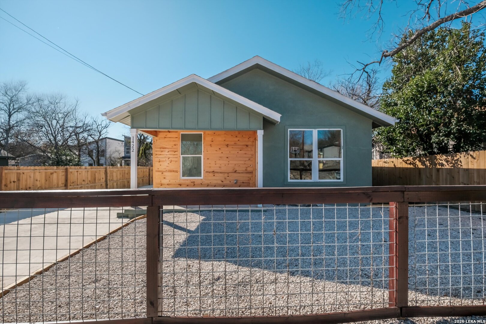 1422 Paso Hondo St, San Antonio, TX 78202 — photo 1