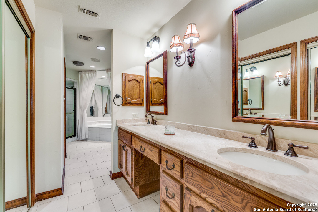 122 Cliffdwellers Path, ,  78006 — photo 1