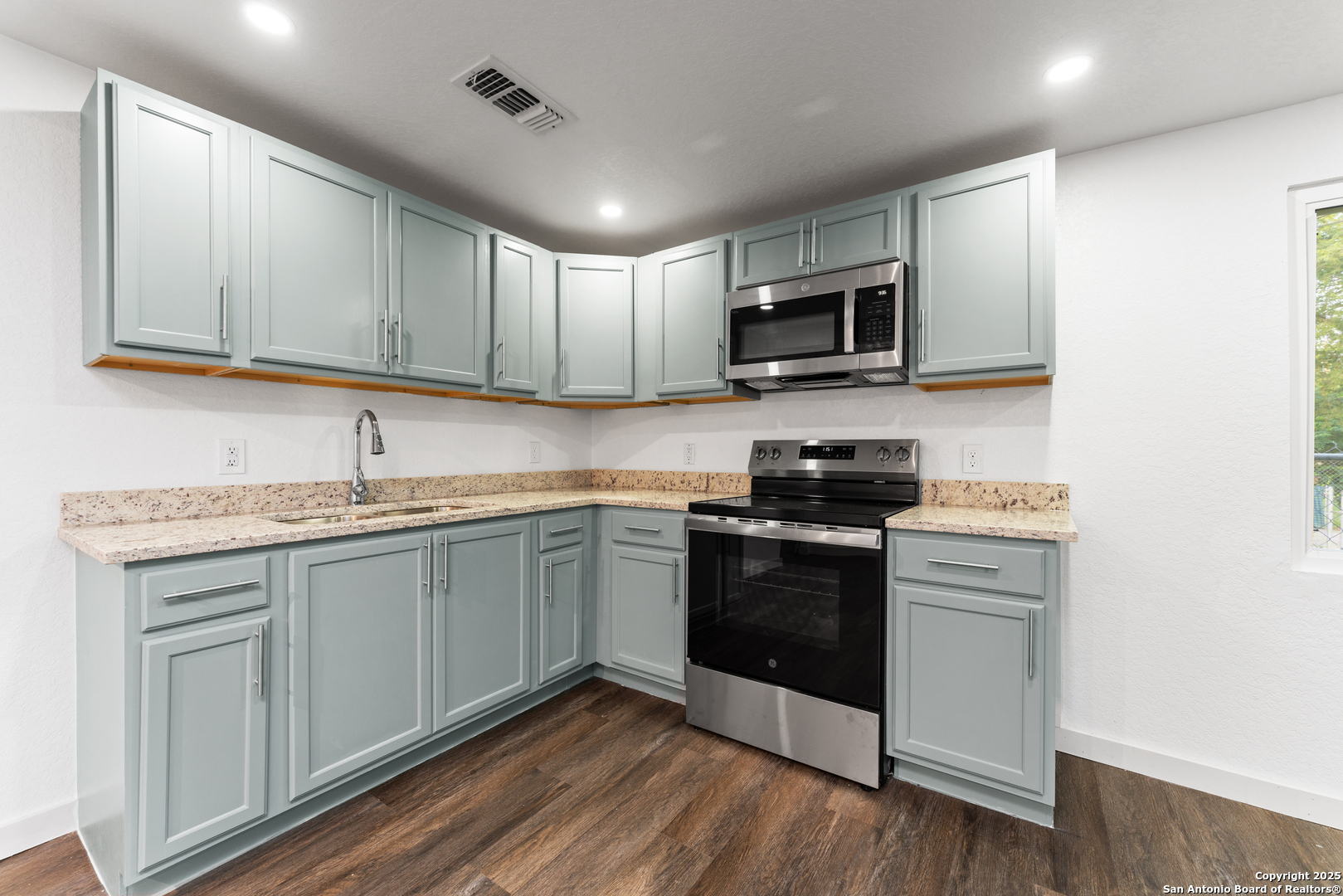 1917 San Carlos, ,  78207 — photo 1
