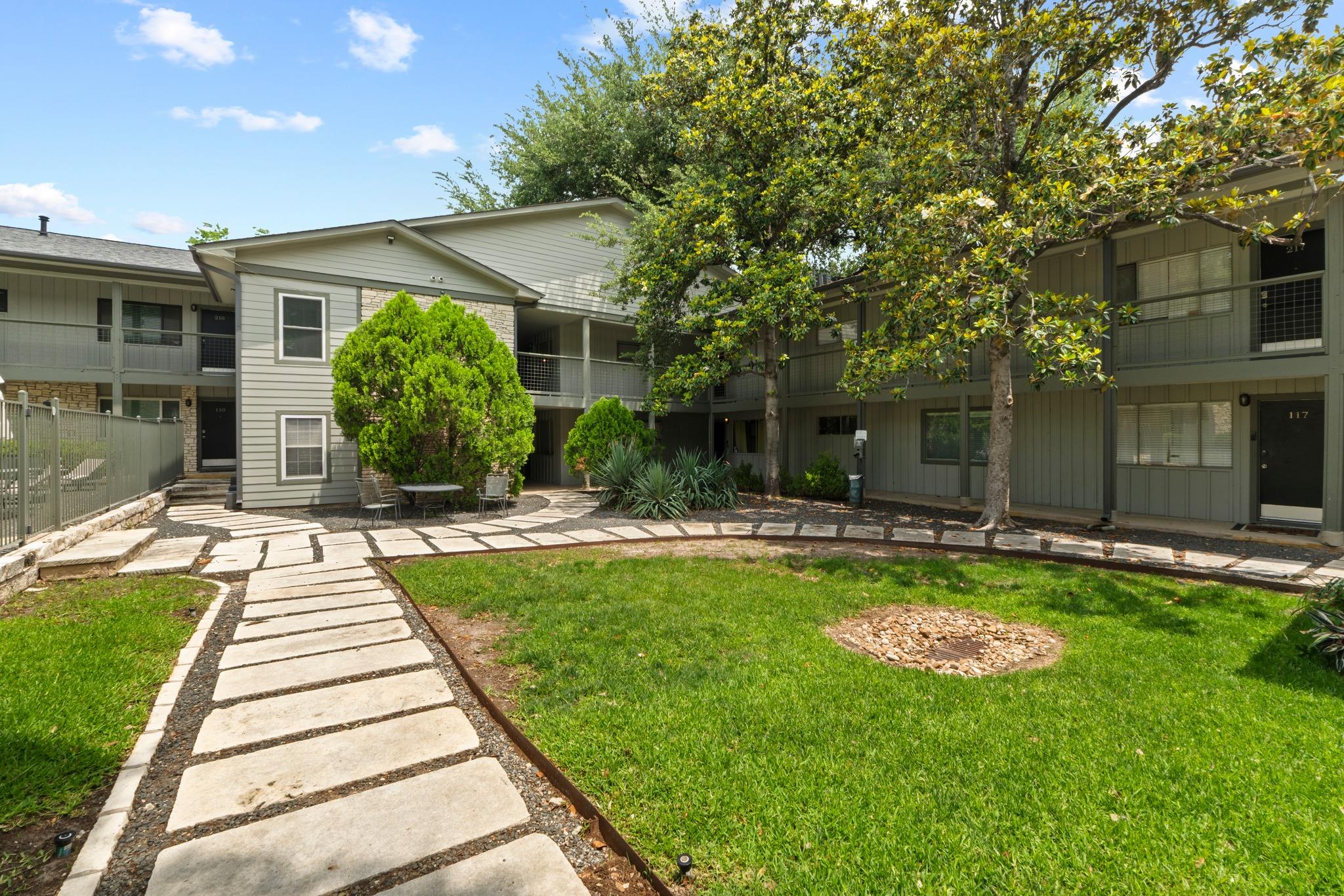 2303 East Side, Austin, TX 78704 — photo 1
