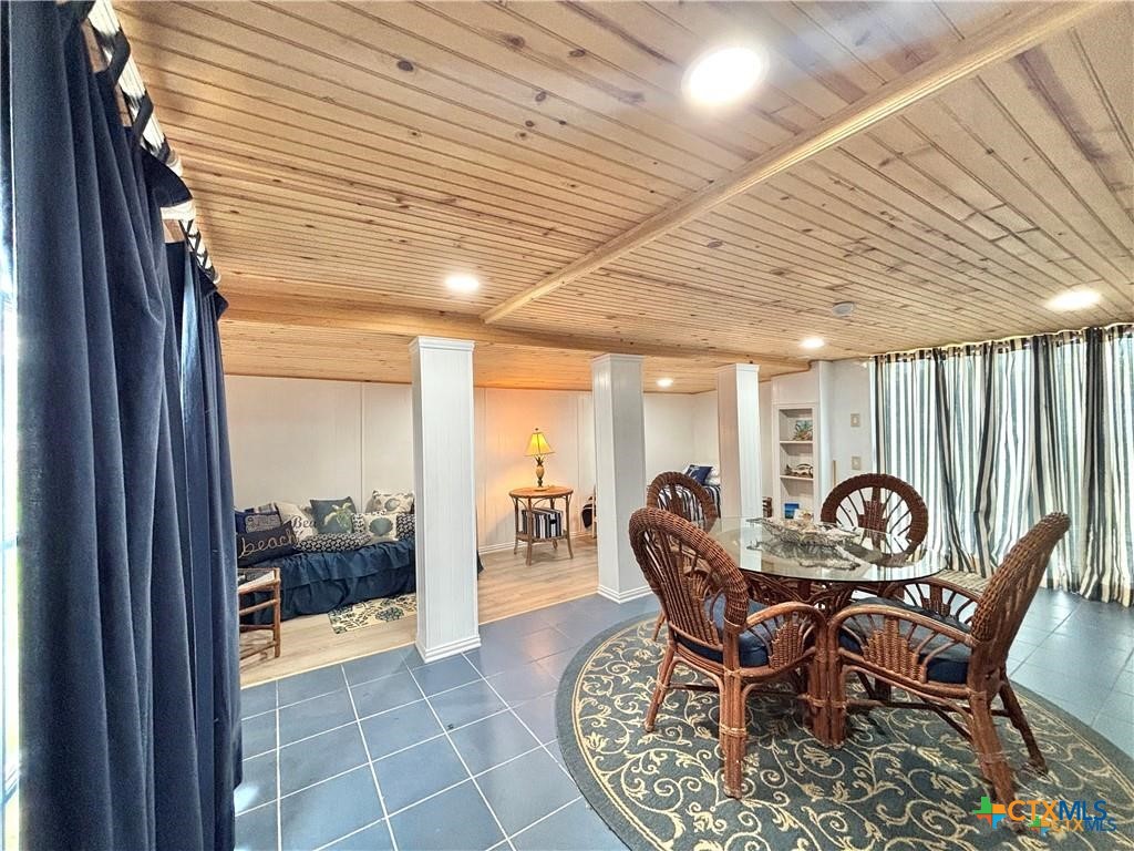 707 W Monroe Avenue, Port O'Connor, TX 77982 — photo 1
