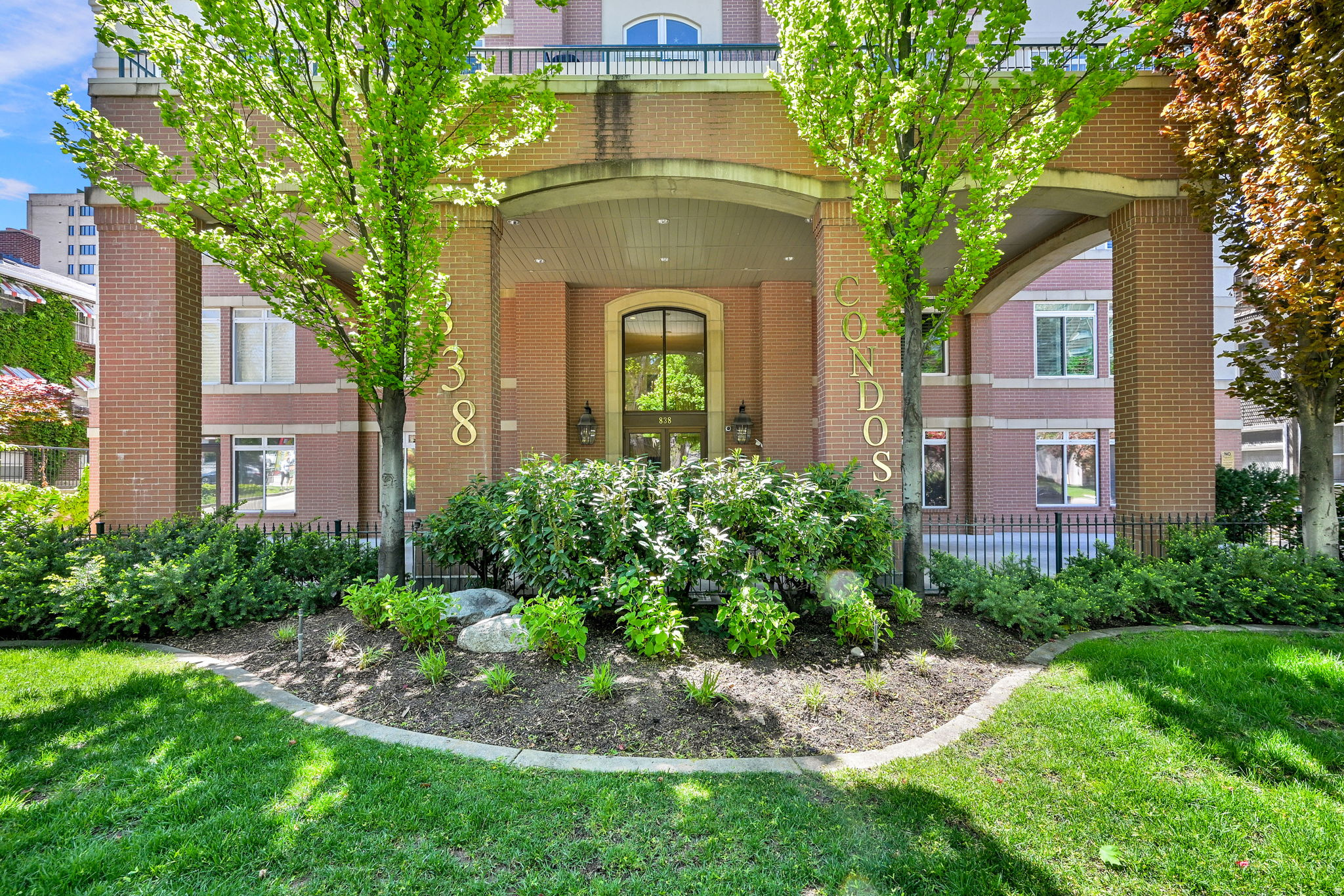 838 E SOUTH TEMPLE  #409, Salt Lake City, UT 84102 — photo 1