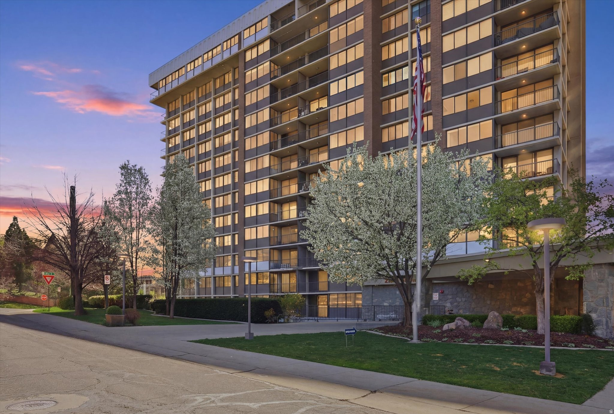 241 N VINE ST #1102 E, Salt Lake City, UT 84103 — photo 1