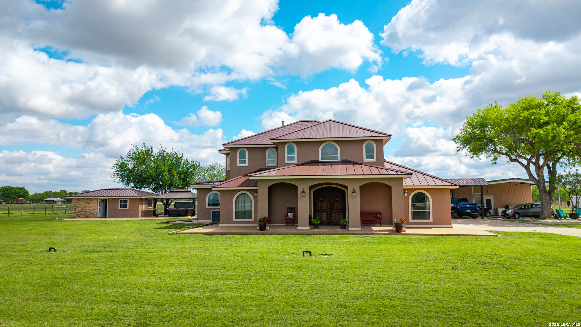 165 Pr 8250, Kenedy, TX 78151 — photo 1