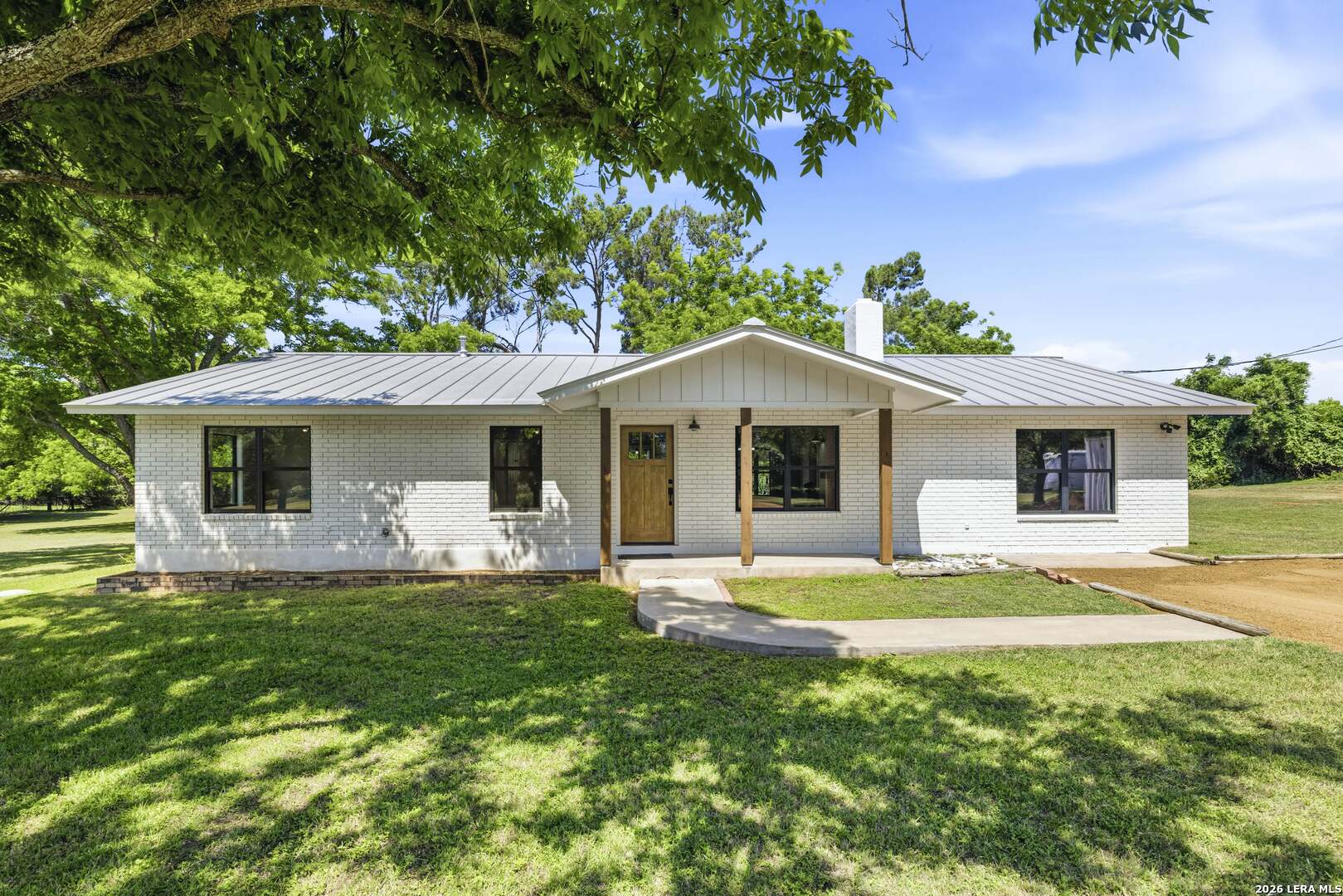 125 W Lower Crabapple Rd, Fredericksburg, TX 78624 — photo 1