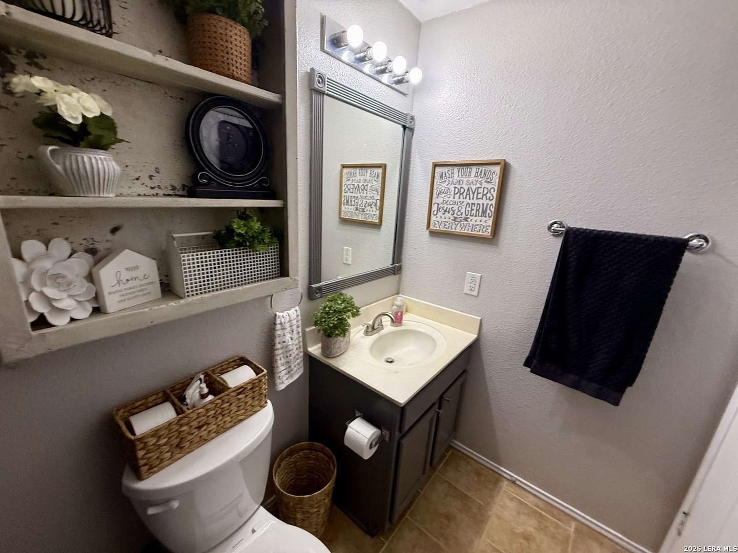 140 Katie, ,  78006 — photo 1