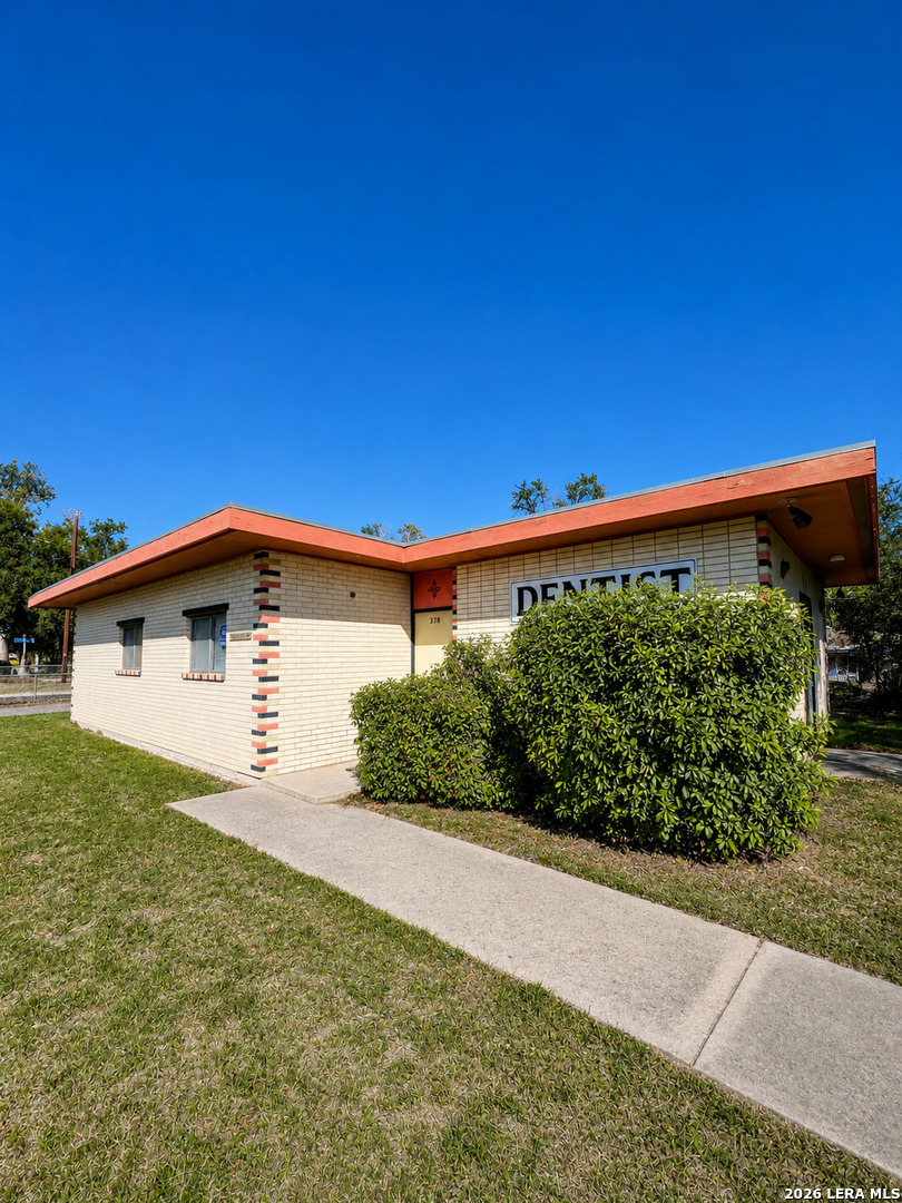 378 LAS PALMAS DR, San Antonio, TX 78237 — photo 1