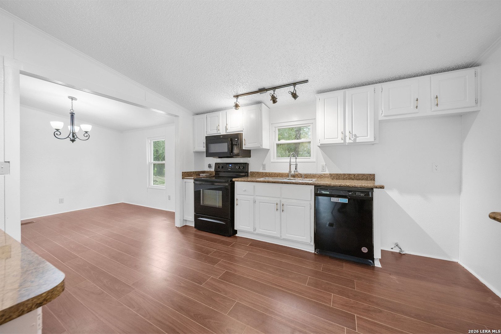 929 Hickory Grv, ,  78121 — photo 1