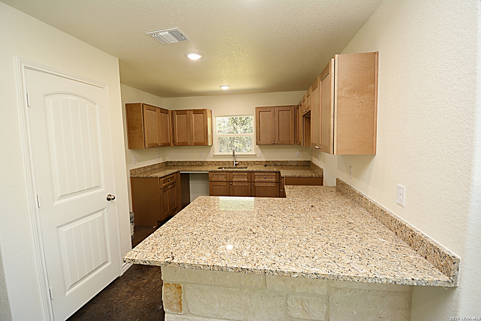1436 Laguna, ,  78070 — photo 1