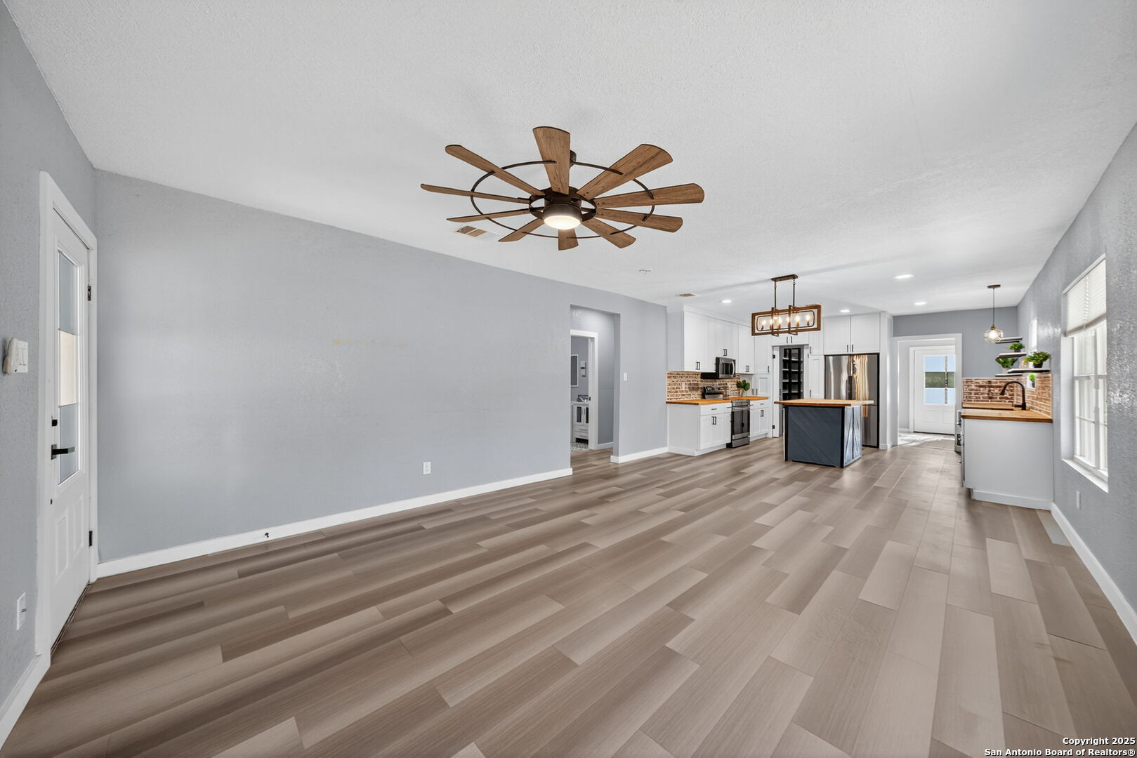 1203 Avenue J, ,  78861 — photo 1