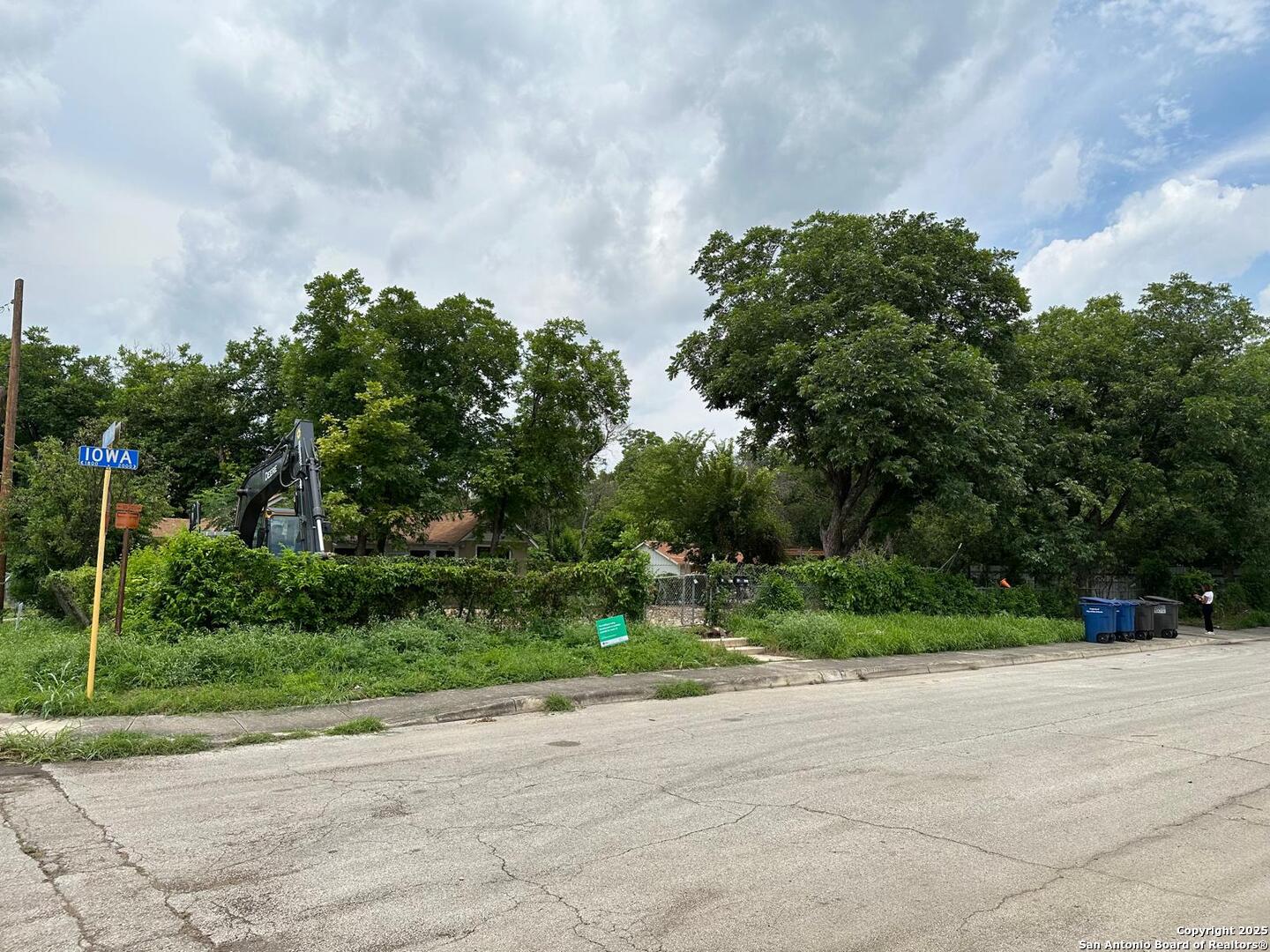 2001 Iowa, San Antonio, TX 78203 — photo 1