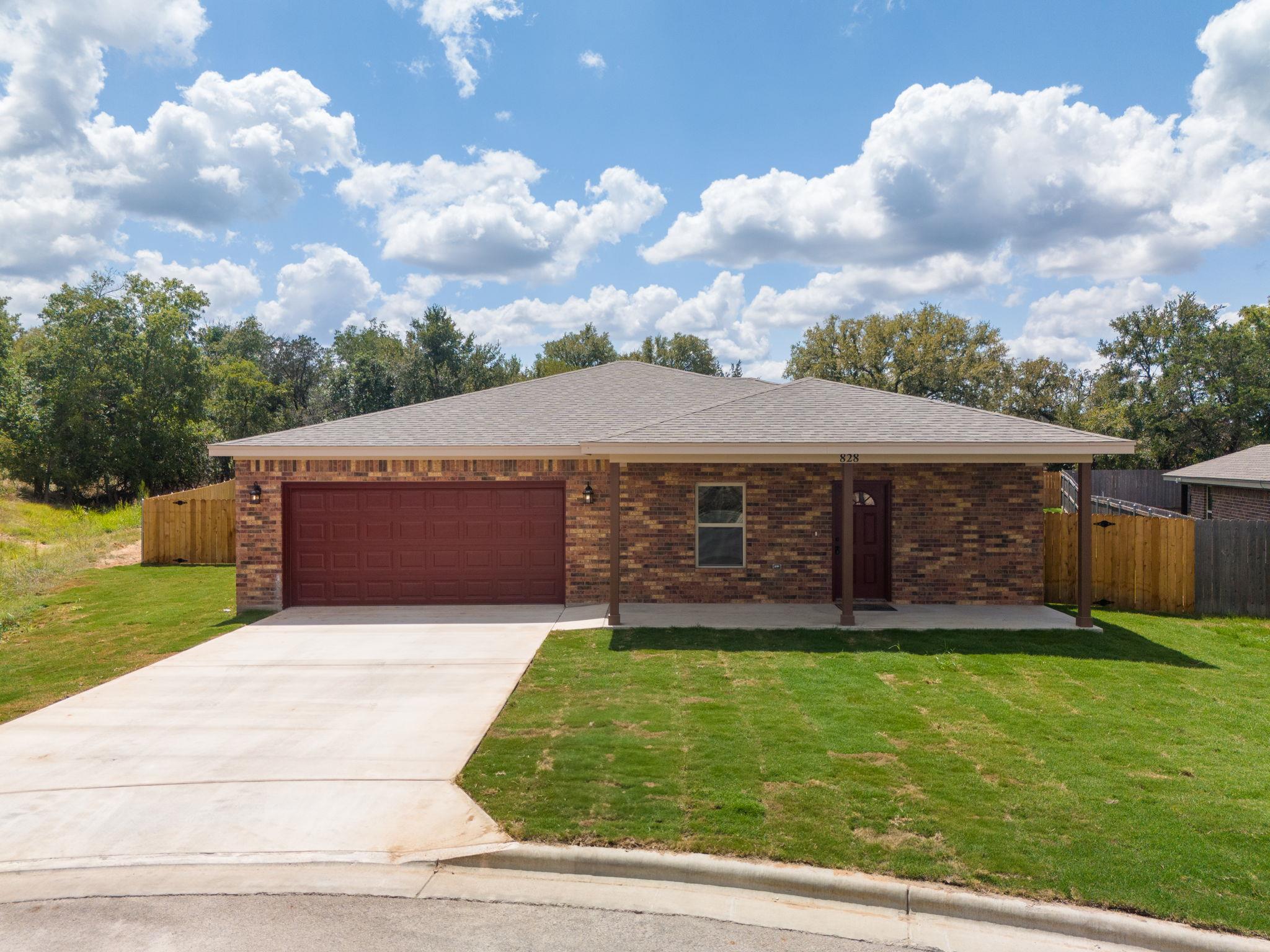 828 Elijah, Lampasas, TX 76550 — photo 1