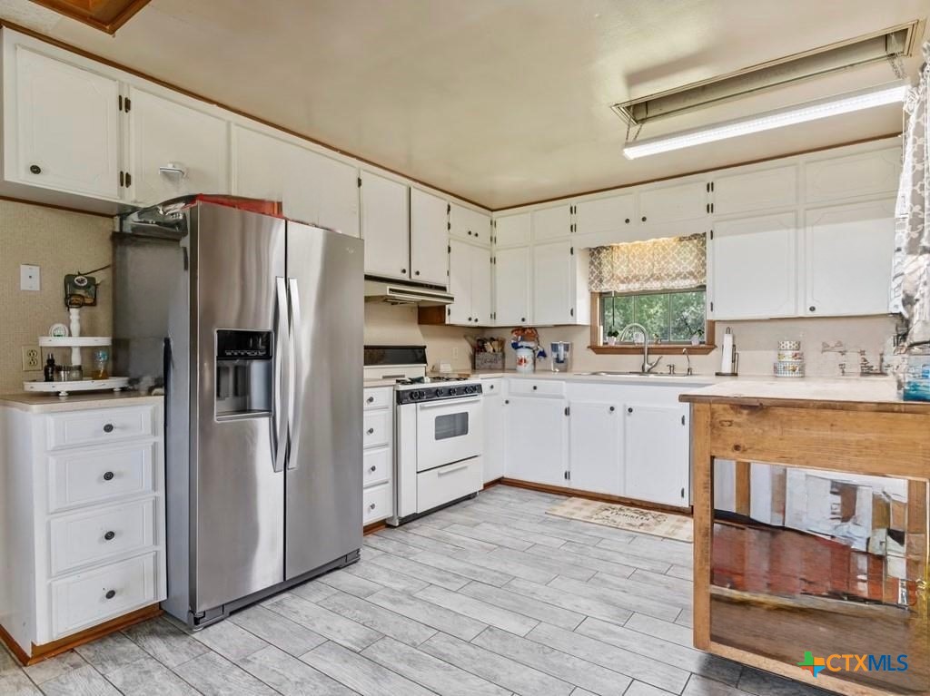 21126 Highway 111